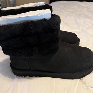 UGG Fluff Mini Quilted Boots - Size 6